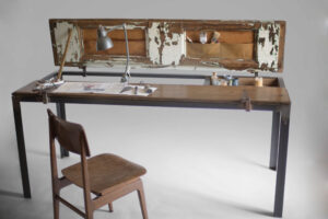 Indoor P open table configuration with iron frame.